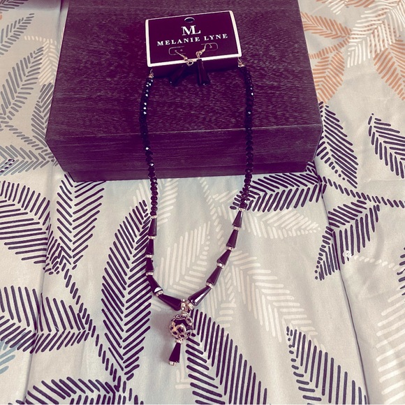 Melanie Lyne , vintage black geometric stones lucite necklace. New without tag - Picture 7 of 8